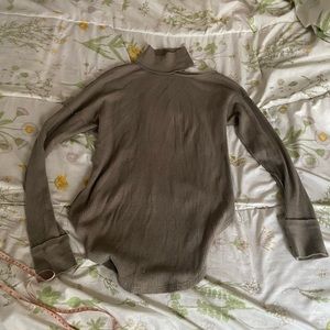 We the free asymmetrical green top